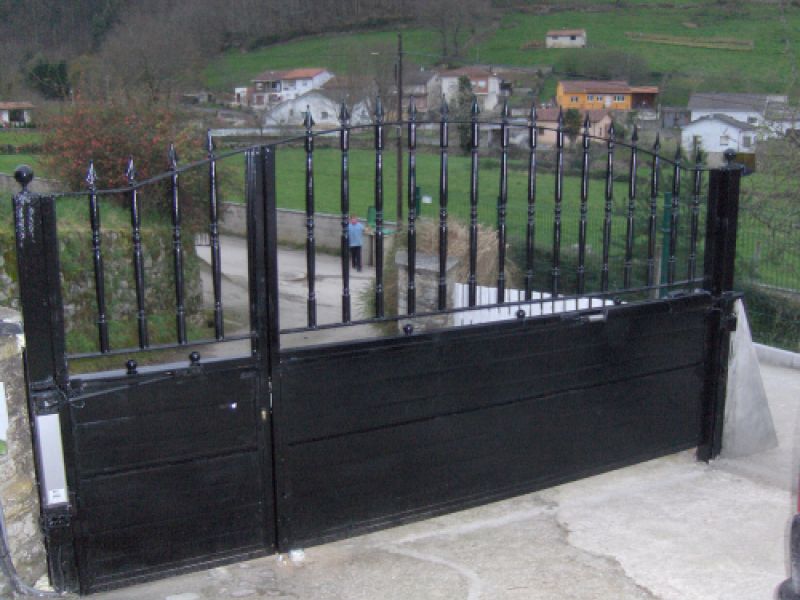 Puertas en forja y tubo Puertas en forja y tubo